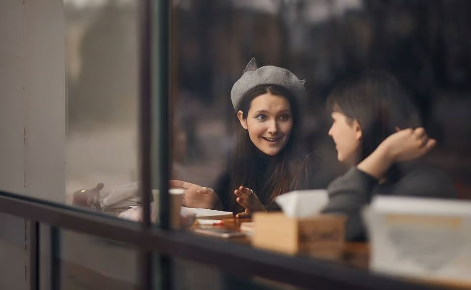 Stylowo zaaranżowana przestrzeń restauracji Bernsteinort